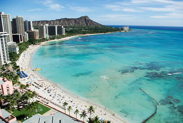 istock Waikiki Beach and Diamond Head, Honolulu 515815274