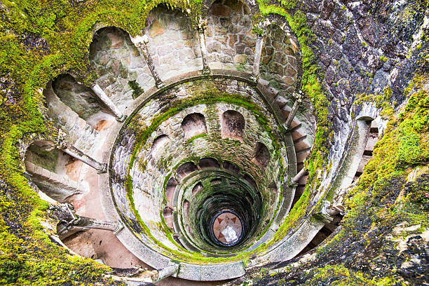 oltre a sintra - fosso foto e immagini stock