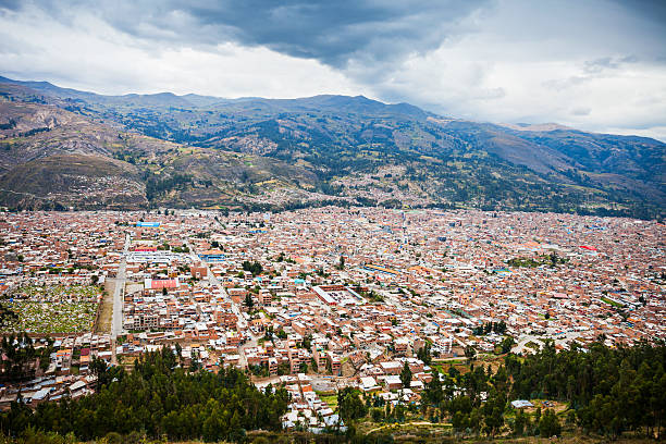 huaraz veduta aerea - huaraz foto e immagini stock