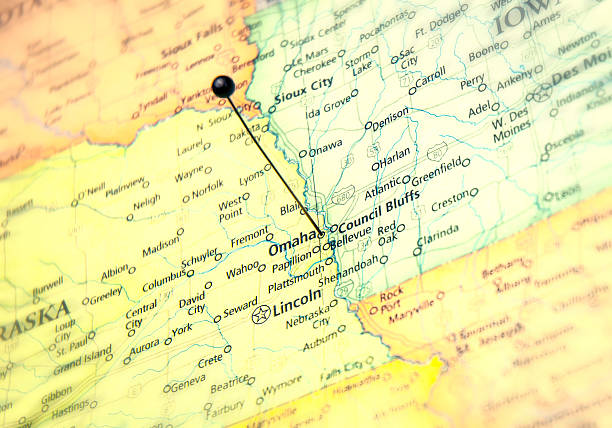 macro viagens mapa de estradas de omaha nebrasca - nebraska omaha nebraska map lincoln nebraska imagens e fotografias de stock