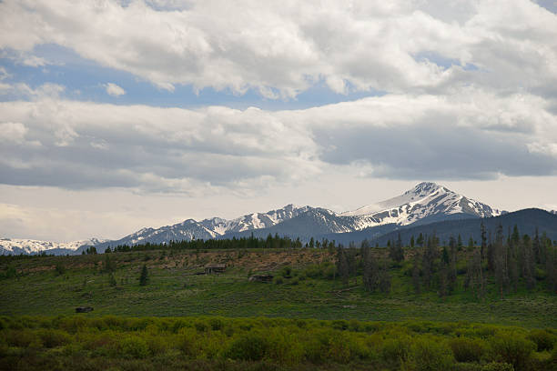 istock Snowcapped Mountains in Colorado Landscape 515840531