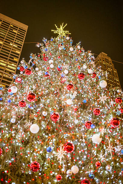 istock christmas tree in bryant park - nyc 515840723
