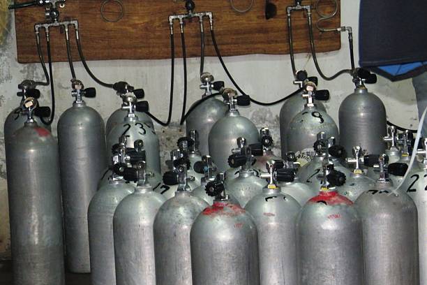 кислород майки - oxygen tank cylinder natural gas storage compartment стоковые фото и изображения
