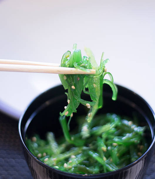 istock Japanese seaweed sushi como wakame 515864148