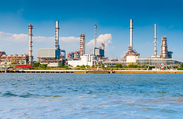 istock Oil Refinery Plant and tanker Working at dusk 515864437