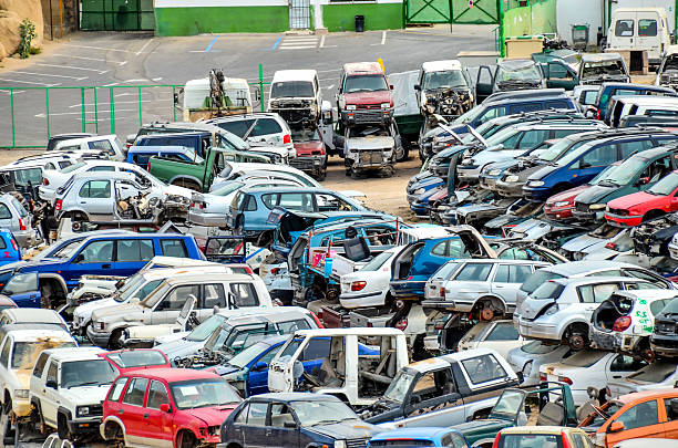 istock Old Junk Cars On Junkyard 515882406