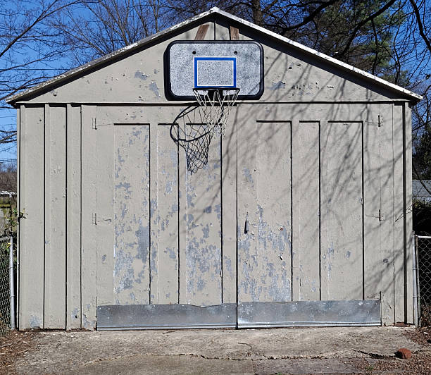 istock Garage with Baskeball Hoop 515887490