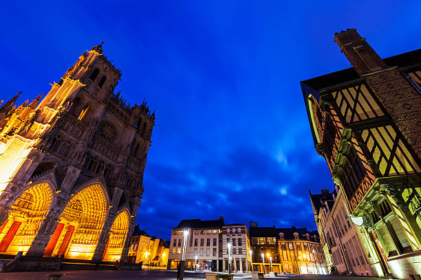 istock Place Notre-Dame in Amiens 515888634