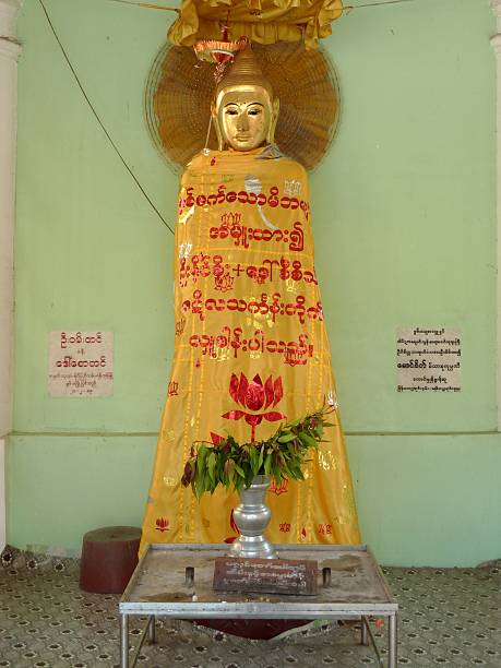istock Statue in Shwedagon Pagoda complex - Yangon, Myanmar 515907727