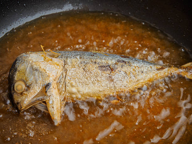 istock Frying Mackerel in Boiling Oil 515916628