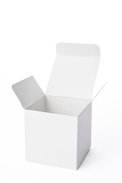 isolato colpo di stato aperto vuota cubo casella su sfondo bianco - box white cube blank foto e immagini stock