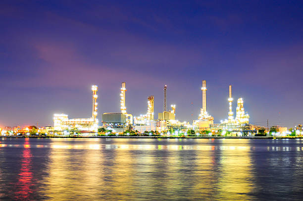 istock Oil Refinery Plant and tanker Working at dusk 515927241