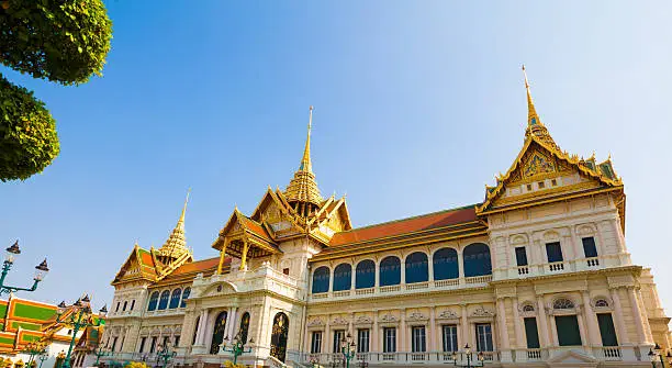 Photo of Chakri Maha Prasat Throne Hall in wat pra keaw thailand