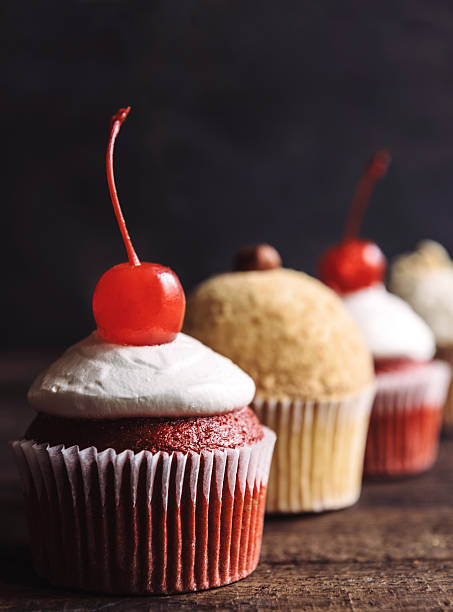 istock Sweet and creamy cupcakes 515970172