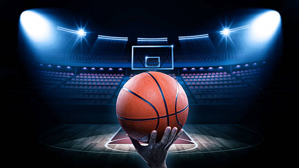 arena com jogador de basquetebol - basketball ball sport american culture imagens e fotografias de stock