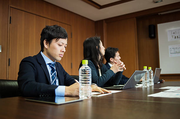 istock Business team working in meeting room 516007320