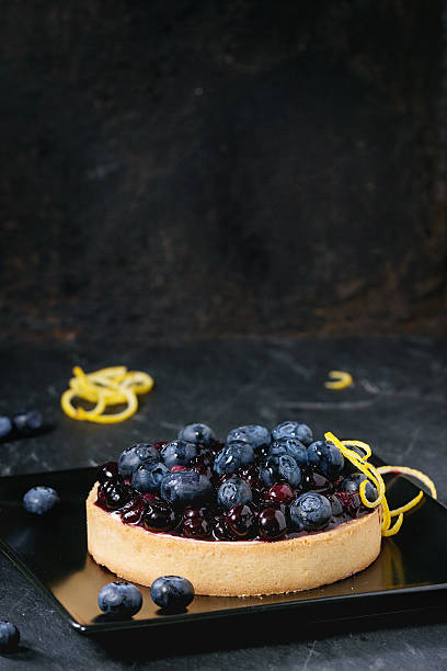 istock Tart with blueberries 516009500