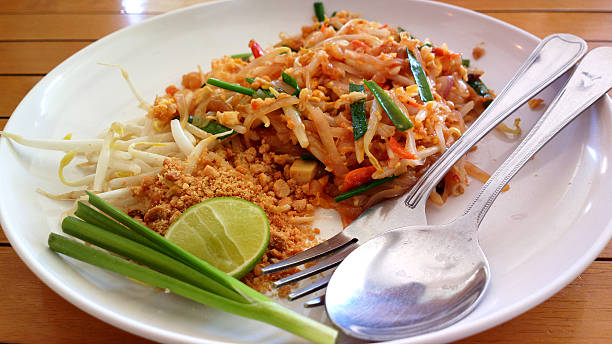 padthai, thailändische küche - lemon lime lyme regis vegetable stock-fotos und bilder