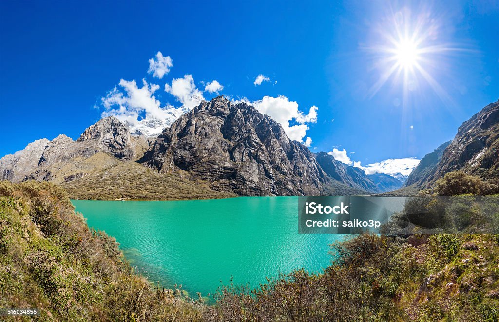 Los lagos Llanganuco - Foto de stock de Cordillera Huayhuash libre de derechos