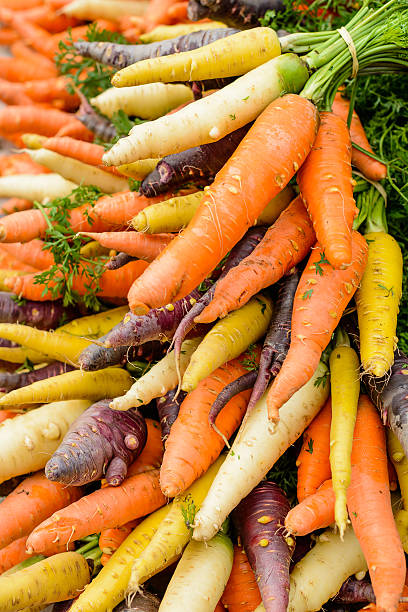 istock Carrots in Market 516036265