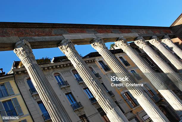 San Lorenzo Colonne - Fotografie stock e altre immagini di Ambientazione esterna - Ambientazione esterna, Architettura, Blu