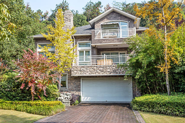 istock exterior of villa 516038919