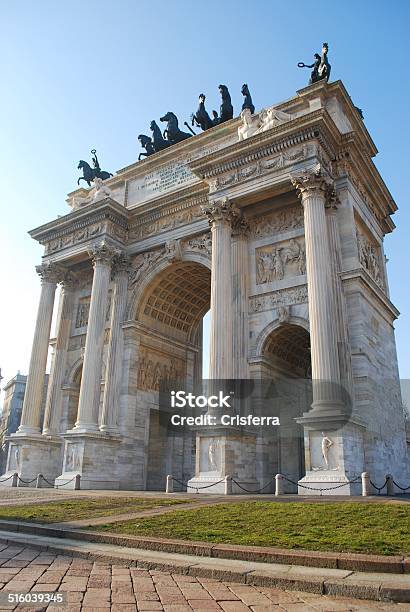 Storico Arco - Fotografie stock e altre immagini di Architettura - Architettura, Blu, Capitali internazionali