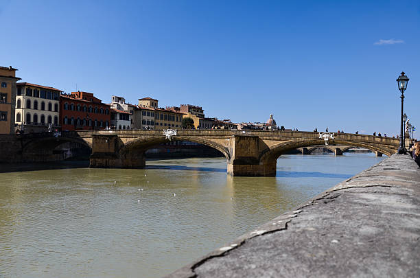 ponte santa trinità, firenze - renaissance statue italy florence italy foto e immagini stock