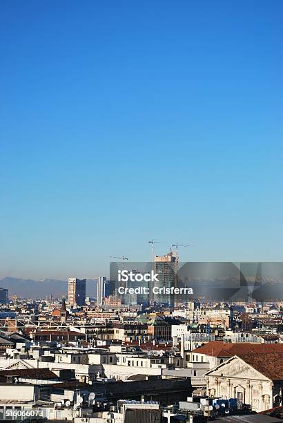 Vista Panoramica Di Milano - Fotografie stock e altre immagini di Alpi - Alpi, Ambientazione esterna, Architettura