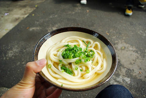 食べるうどん - 香川 ストックフォトと画像