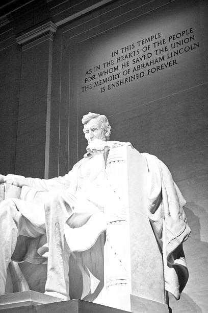 istock Lincoln Memorial Black and White 516077287