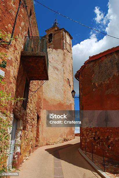 Roussillon Village Francia - Fotografie stock e altre immagini di Ambientazione esterna - Ambientazione esterna, Architettura, Blu