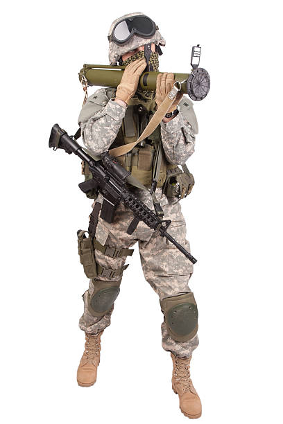 istock US soldier with anti-tank rocket launcher on white background 516082513