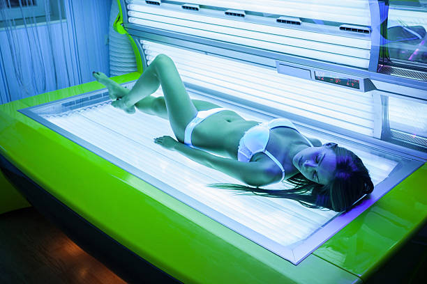 istock Sunbathing in beauty salon 516100394
