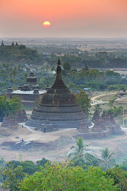 istock Ratanabon Paya in Mrauk-U, Myanmar 516108176