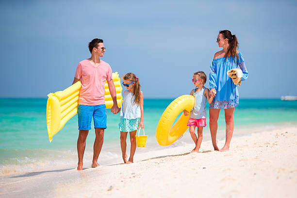 istock Young family on vacation 516133432