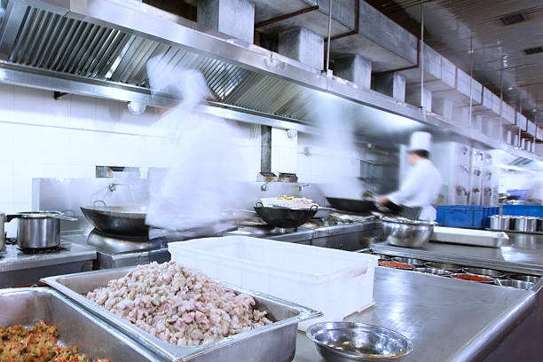istock Motion chefs of a restaurant kitchen 516133614