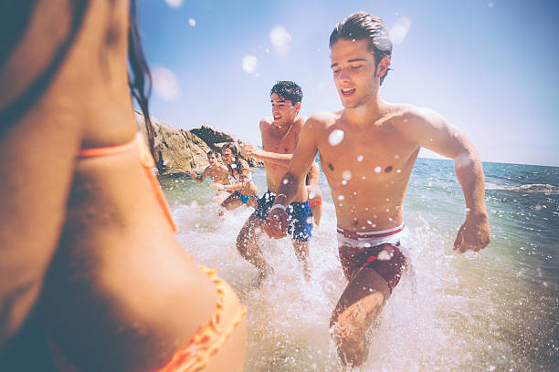 istock Friends At The Beach 516144245