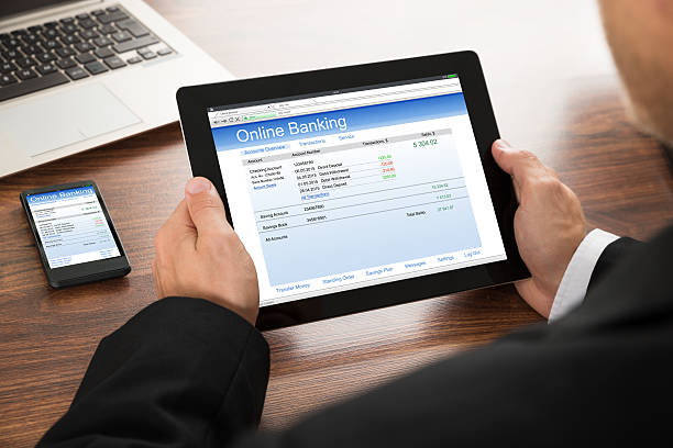 istock Businessman Online Banking 516175490