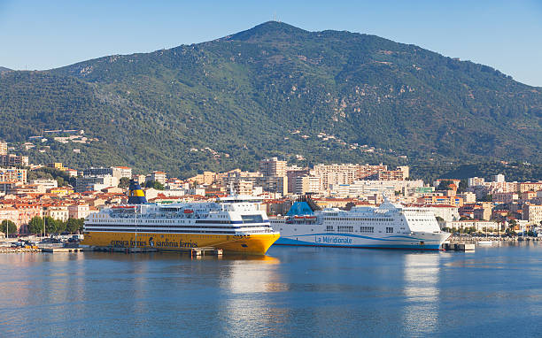 여객 페리가 계류 항구에서 아작시오 - sailing ship passenger ship shipping cruise 뉴스 사진 이미지