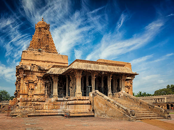 Brihadishwara Temple, Tanjore Famous tourist landmark and piligrimage site of Tamil Nadu -   Brihadishwara (Brihadishwarar) Temple. Tanjore (Thanjavur), Tamil Nadu, India dravidian culture photos stock pictures, royalty-free photos & images
