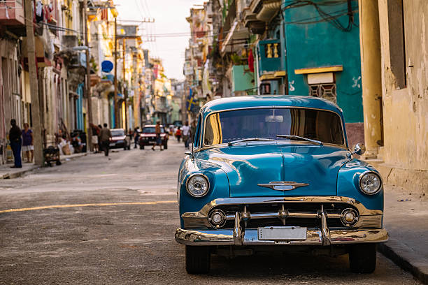 istock Centro Havana street hustle 516208402