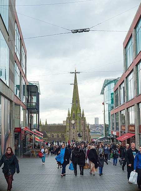 innenstadt von birmingham - birmingham bullring midlands west stock-fotos und bilder