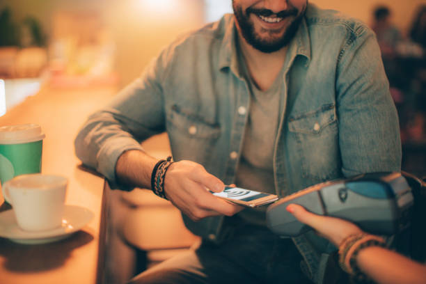 istock Contactless payment via smartphone 516214408