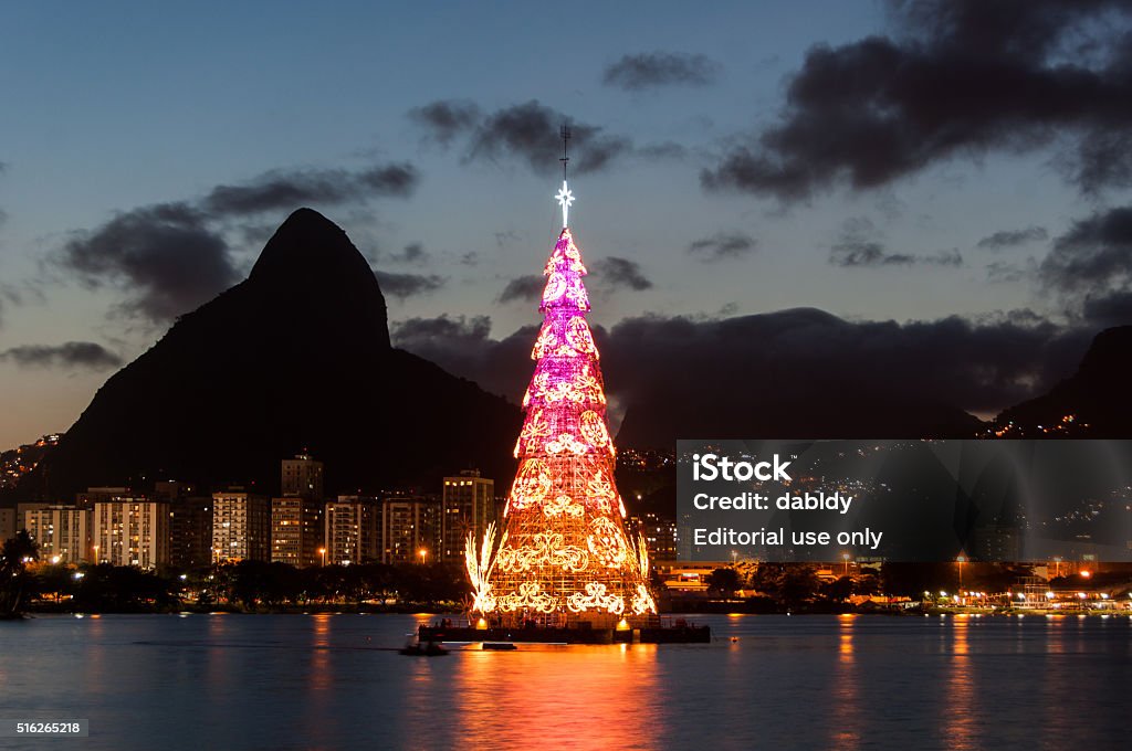 Foto de Árvore De Natal No Rio De Janeiro e mais fotos de stock de Natal -  Natal, Brasil, Rio de Janeiro - iStock