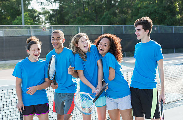 lycée équipe de tennis - disabled teenager adolescence physical impairment photos et images de collection