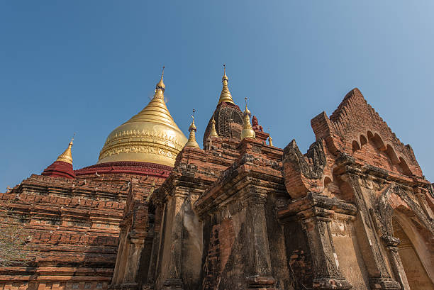 Dhamma Ya Zi Ka Pagoda in Bagan, Myanmar Dhamma Ya Zi Ka Pagoda in Bagan, Myanmar golden tample stock pictures, royalty-free photos & images