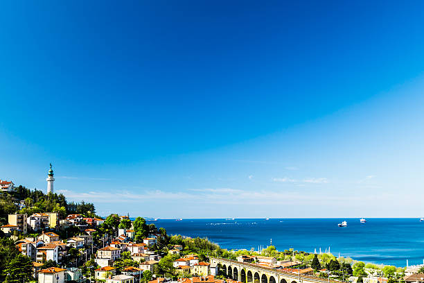 istock Old lighthouse in the bay of Trieste 516293958