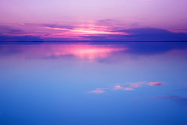 istock Tranquil scenery in blue and pink colors 516315059