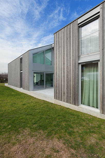 istock Exterior of a modern house 516324076